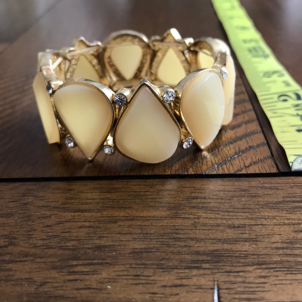 Pear Shaped Stone w/Diamond Accent Bracelet